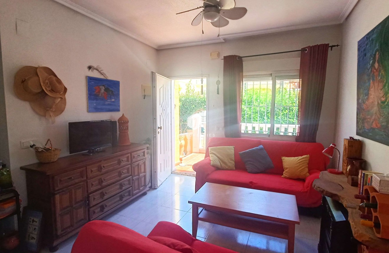 Resale - Chalet -
Orihuela Costa - Costa Blanca