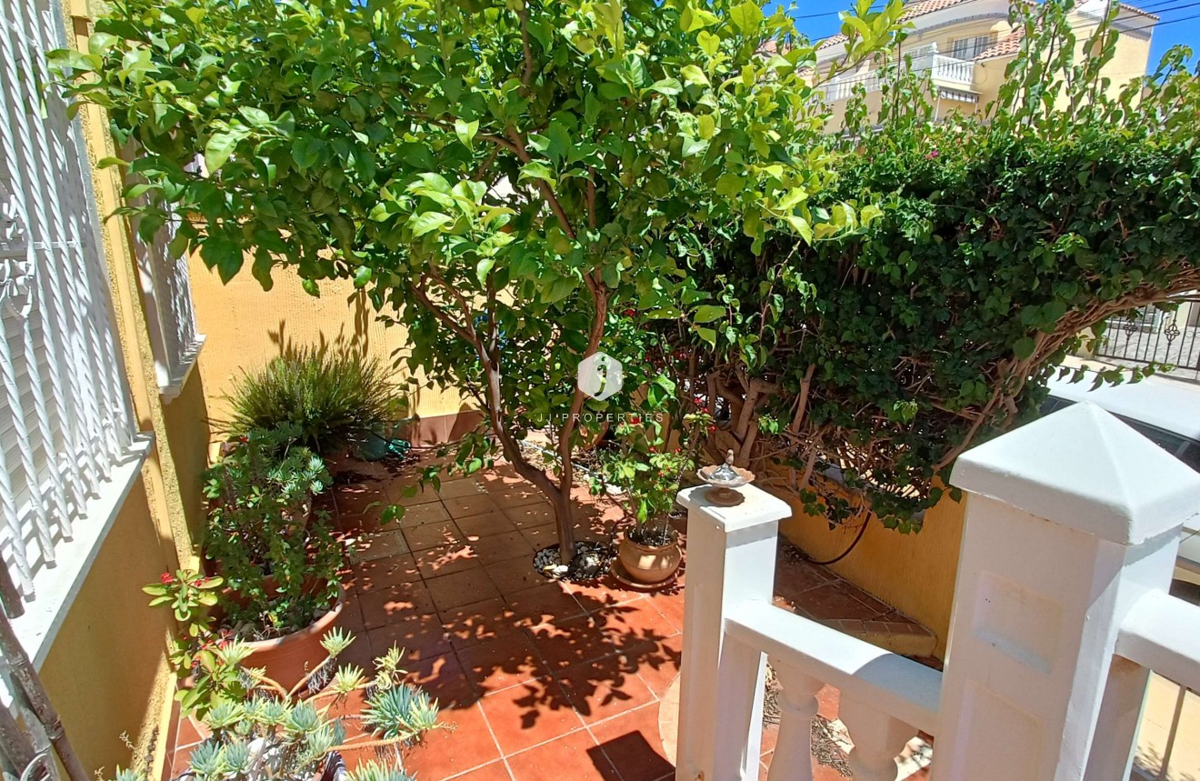 Resale - Chalet -
Orihuela Costa - Costa Blanca