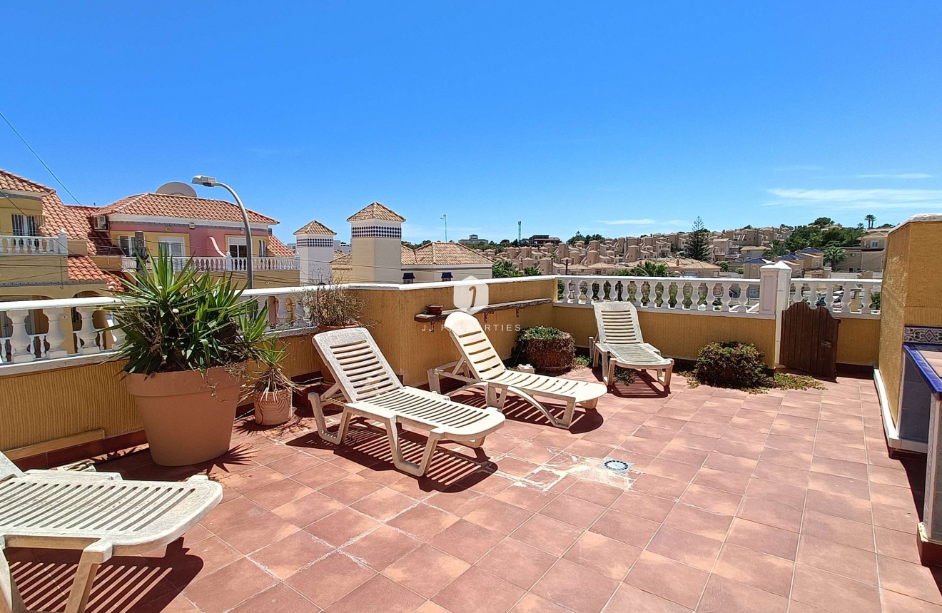 Resale - Chalet -
Orihuela Costa - Costa Blanca