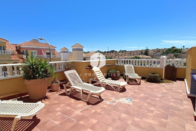 Resale - Chalet -
Orihuela Costa - Costa Blanca