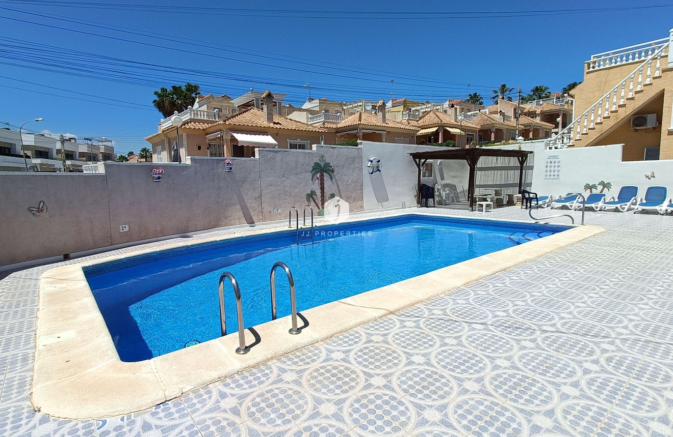 Resale - Chalet -
Orihuela Costa - Costa Blanca