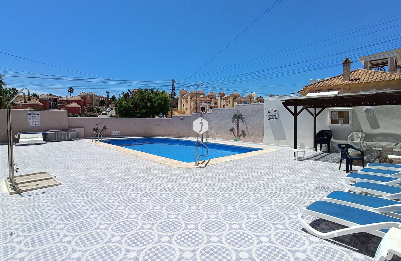 Resale - Chalet -
Orihuela Costa - Costa Blanca