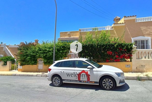Resale - Chalet -
Orihuela Costa - Costa Blanca