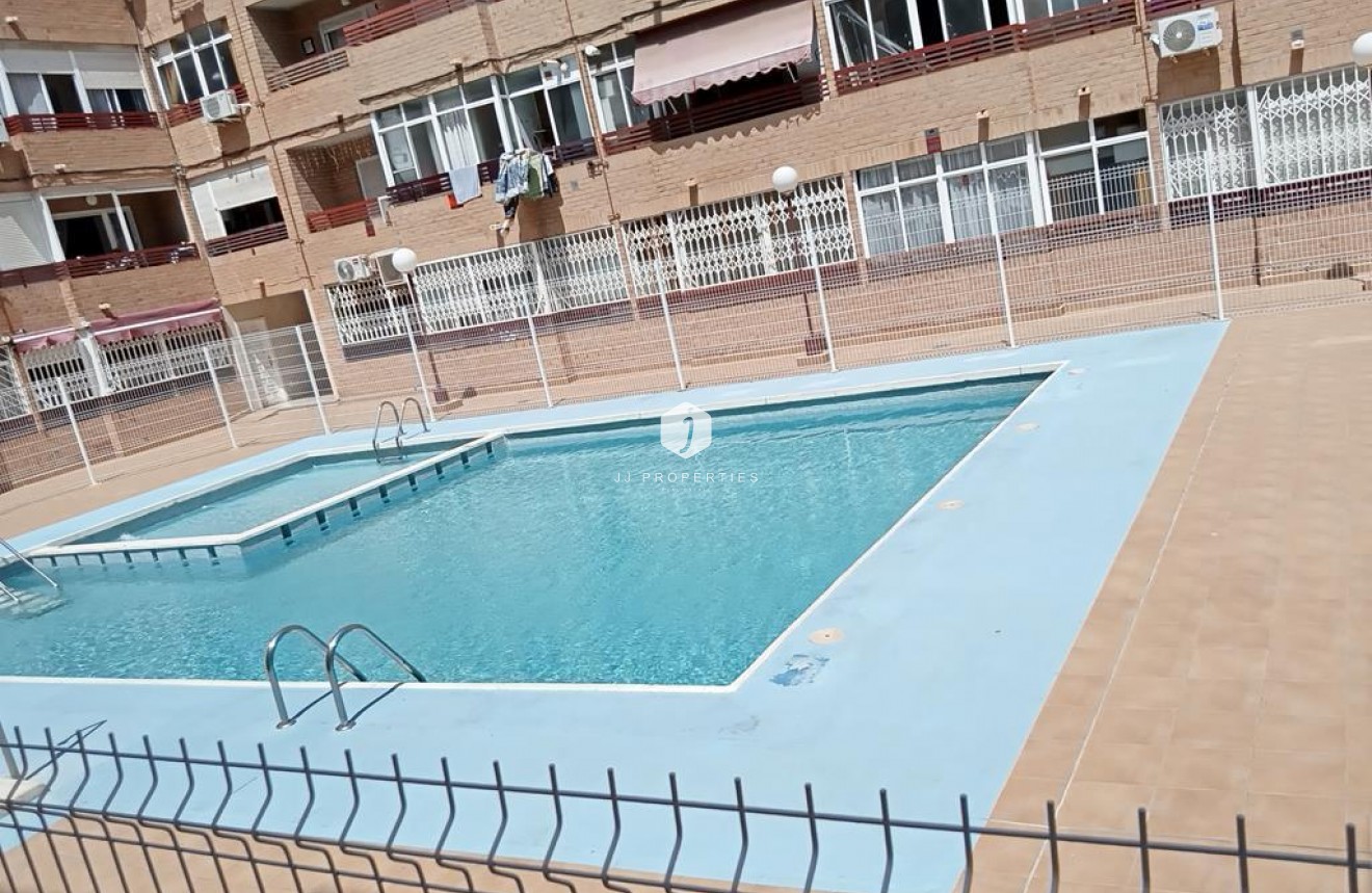 D'occasion - Appartement -
Torrevieja - El molino