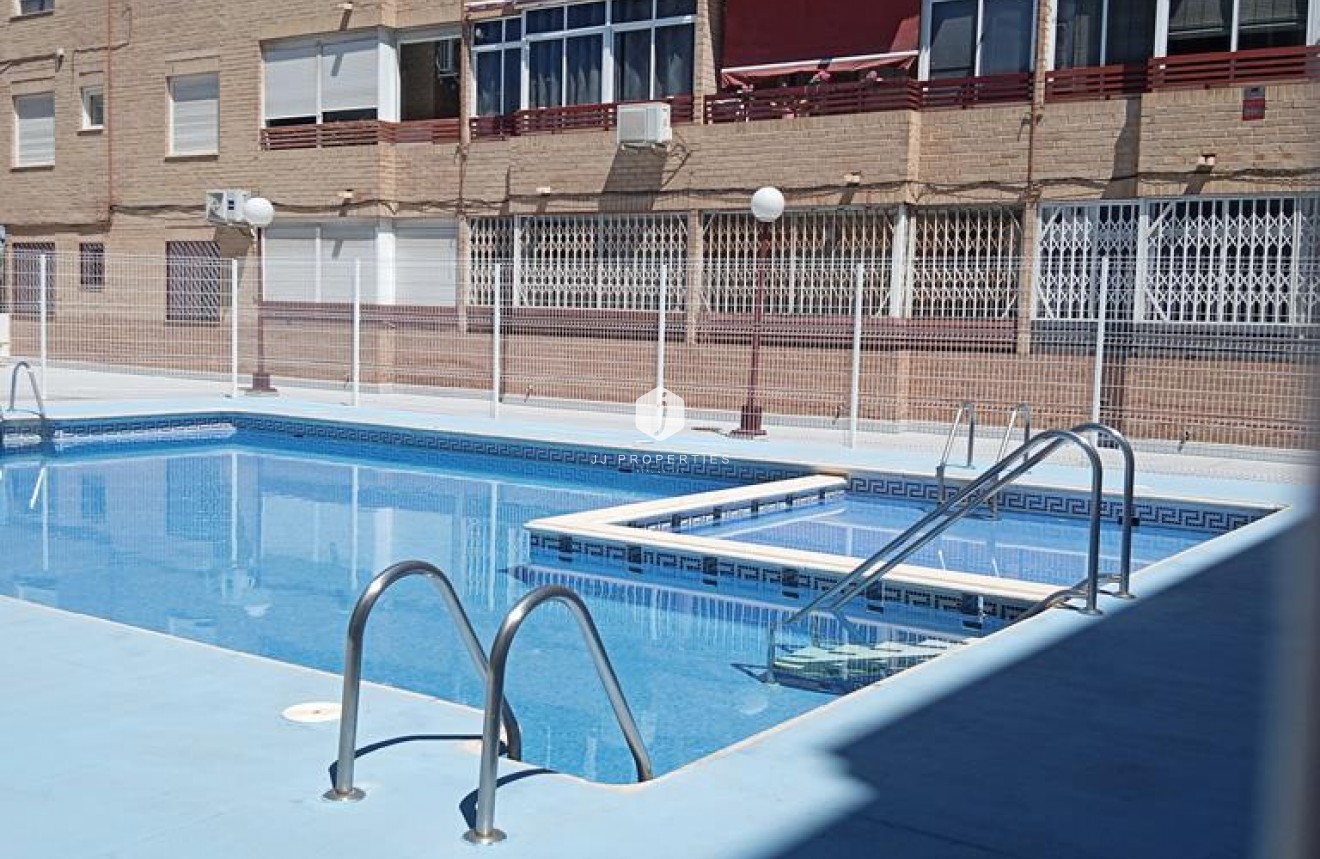 D'occasion - Appartement -
Torrevieja - El molino