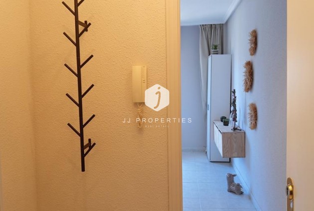 D'occasion - Appartement -
Torrevieja - El molino