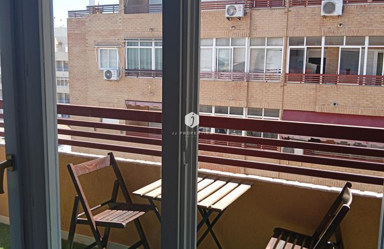 D'occasion - Appartement -
Torrevieja - El molino