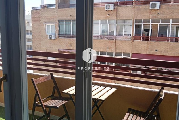 D'occasion - Appartement -
Torrevieja - El molino