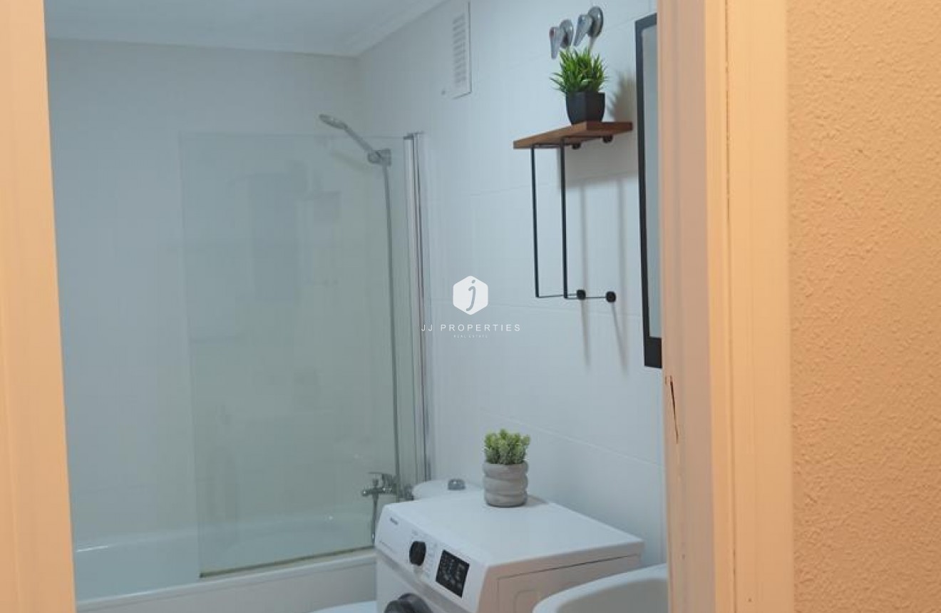 D'occasion - Appartement -
Torrevieja - El molino