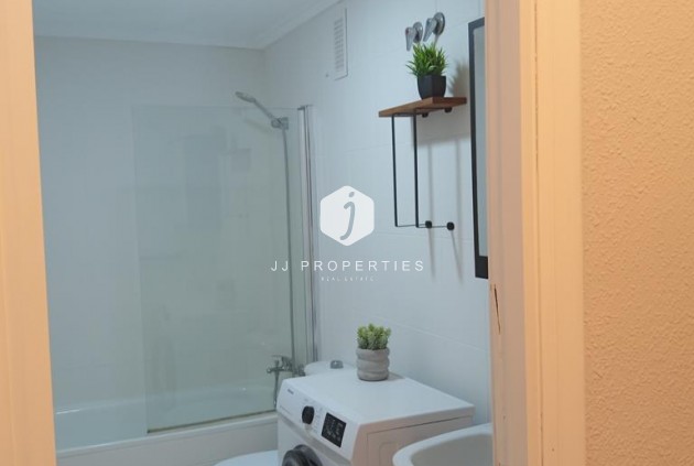 D'occasion - Appartement -
Torrevieja - El molino
