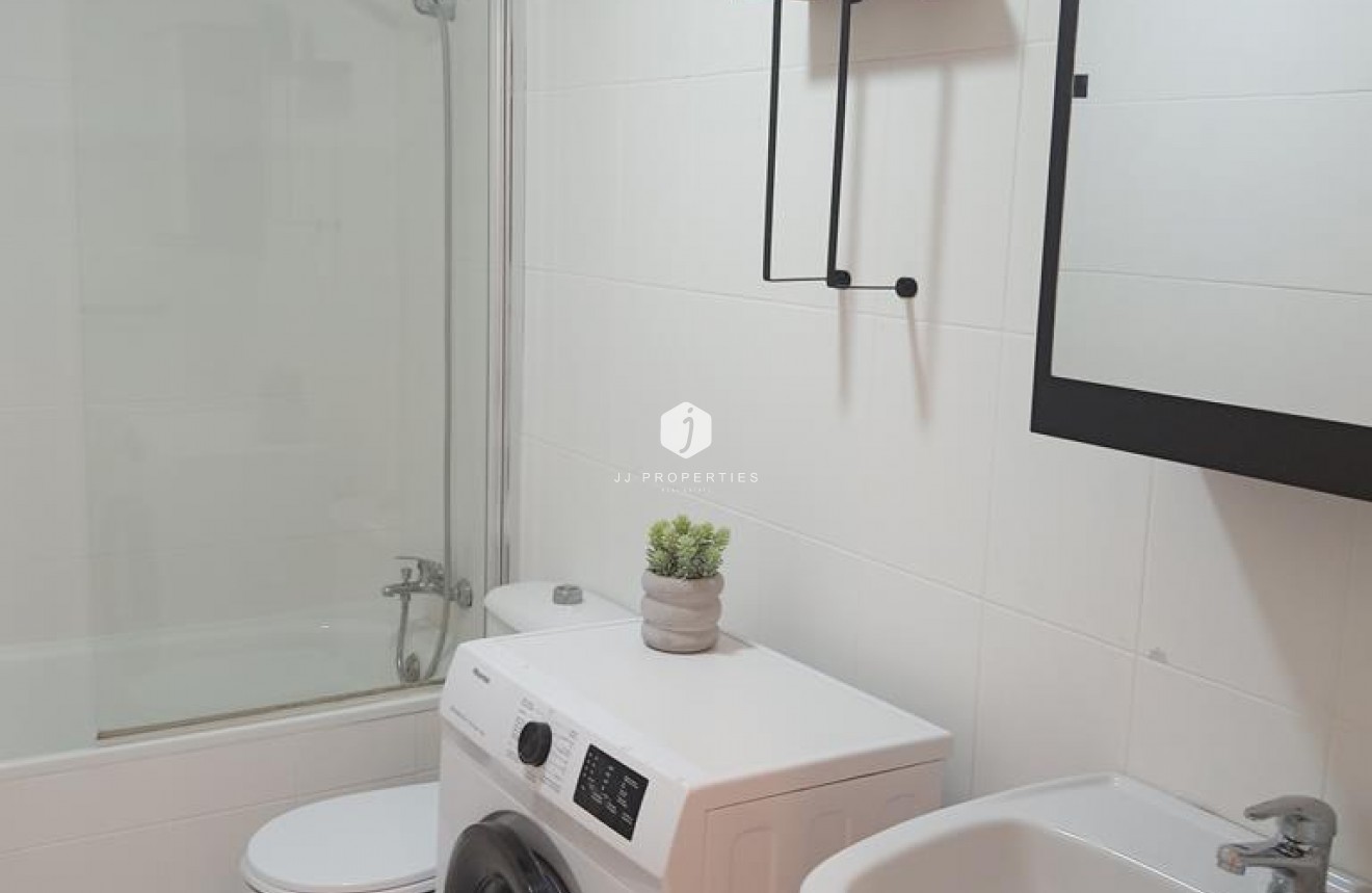 D'occasion - Appartement -
Torrevieja - El molino