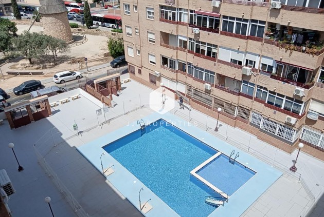 D'occasion - Appartement -
Torrevieja - El molino