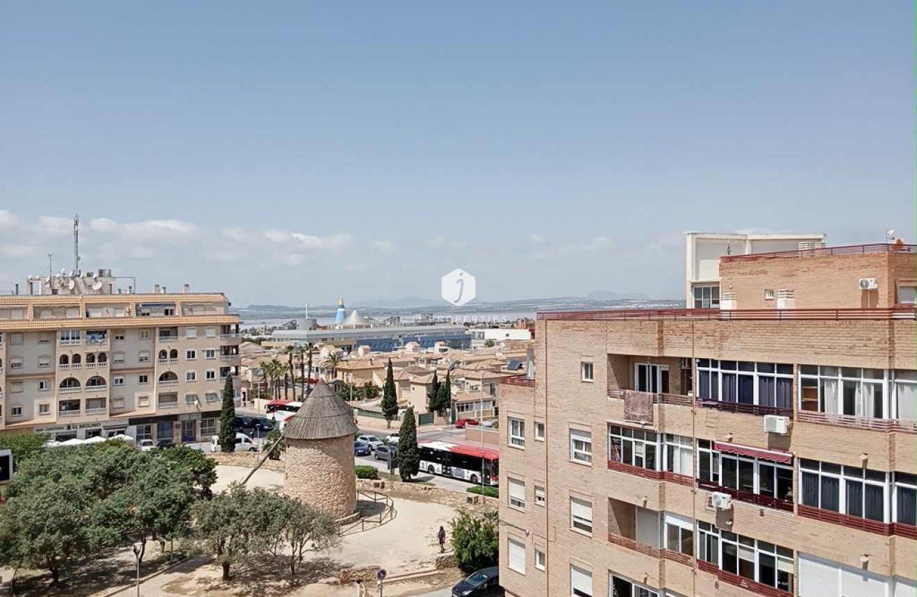 D'occasion - Appartement -
Torrevieja - El molino