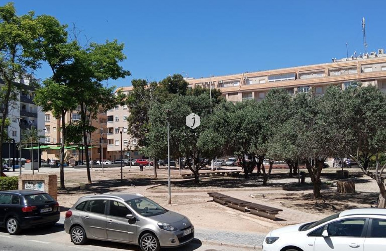 D'occasion - Appartement -
Torrevieja - El molino