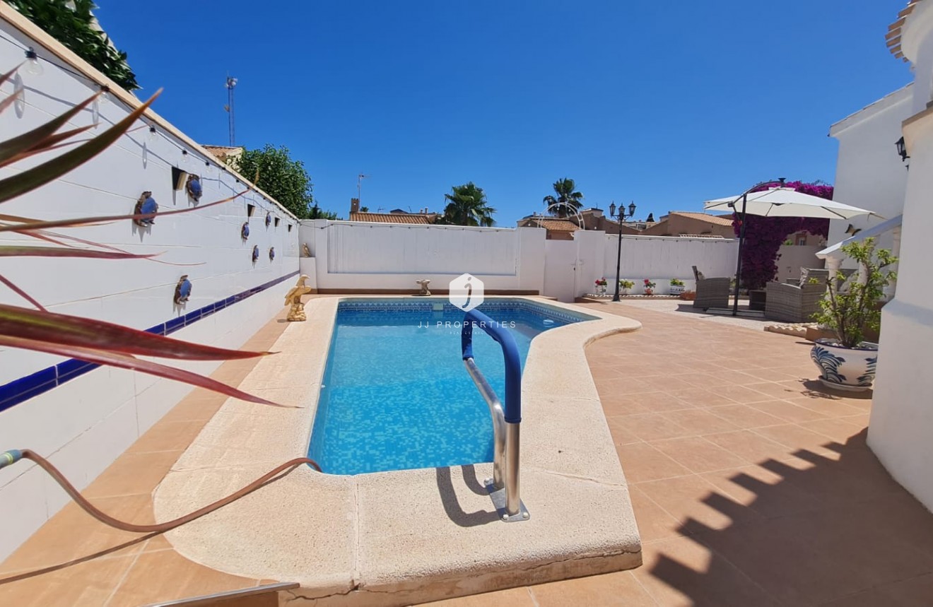 Resale - Villa -
Orihuela Costa - Costa Blanca