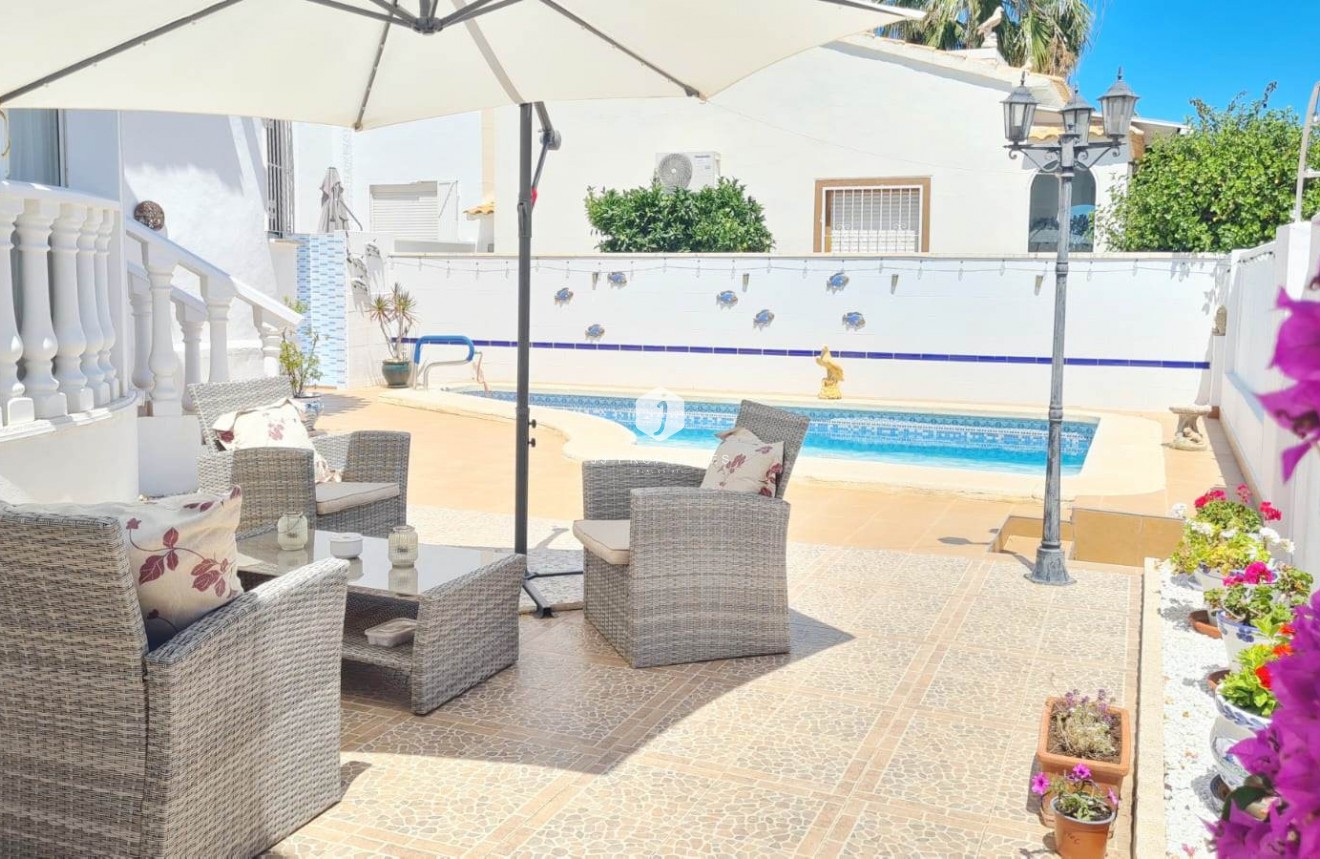 Resale - Villa -
Orihuela Costa - Costa Blanca