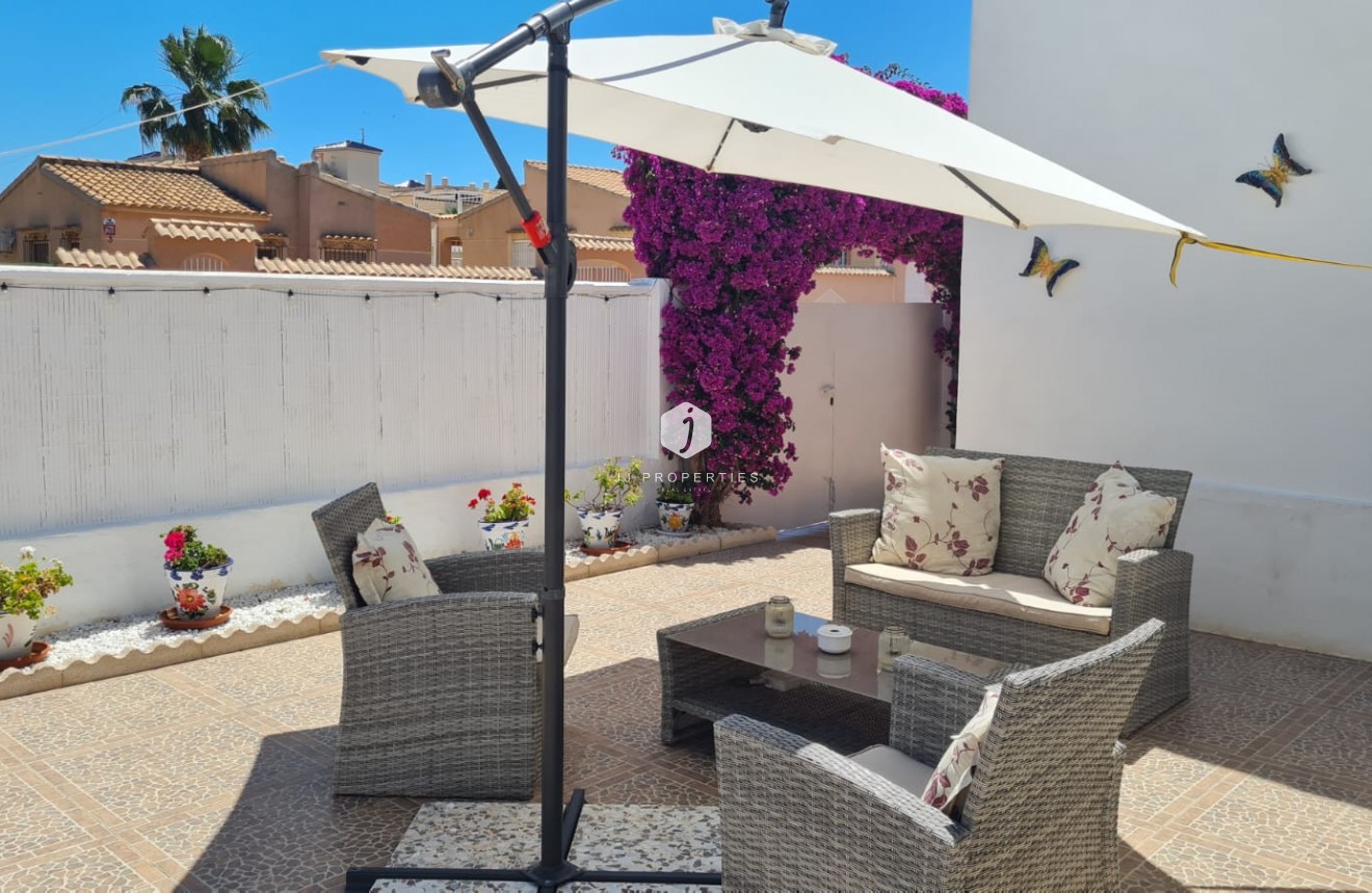 Resale - Villa -
Orihuela Costa - Costa Blanca