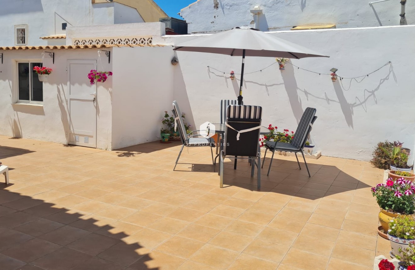 Resale - Villa -
Orihuela Costa - Costa Blanca