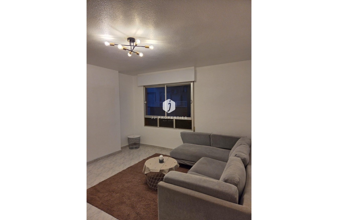 Resale - Apartment / flat -
Torrevieja - Estacion de autobuses