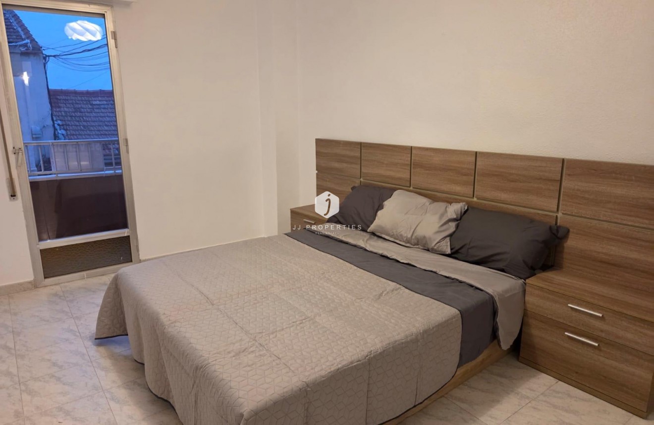 Resale - Apartment / flat -
Torrevieja - Estacion de autobuses