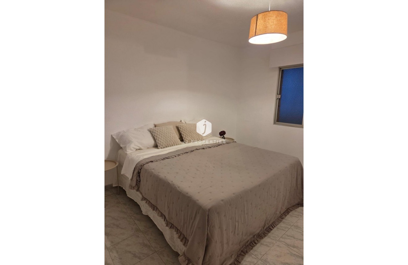 Resale - Apartment / flat -
Torrevieja - Estacion de autobuses