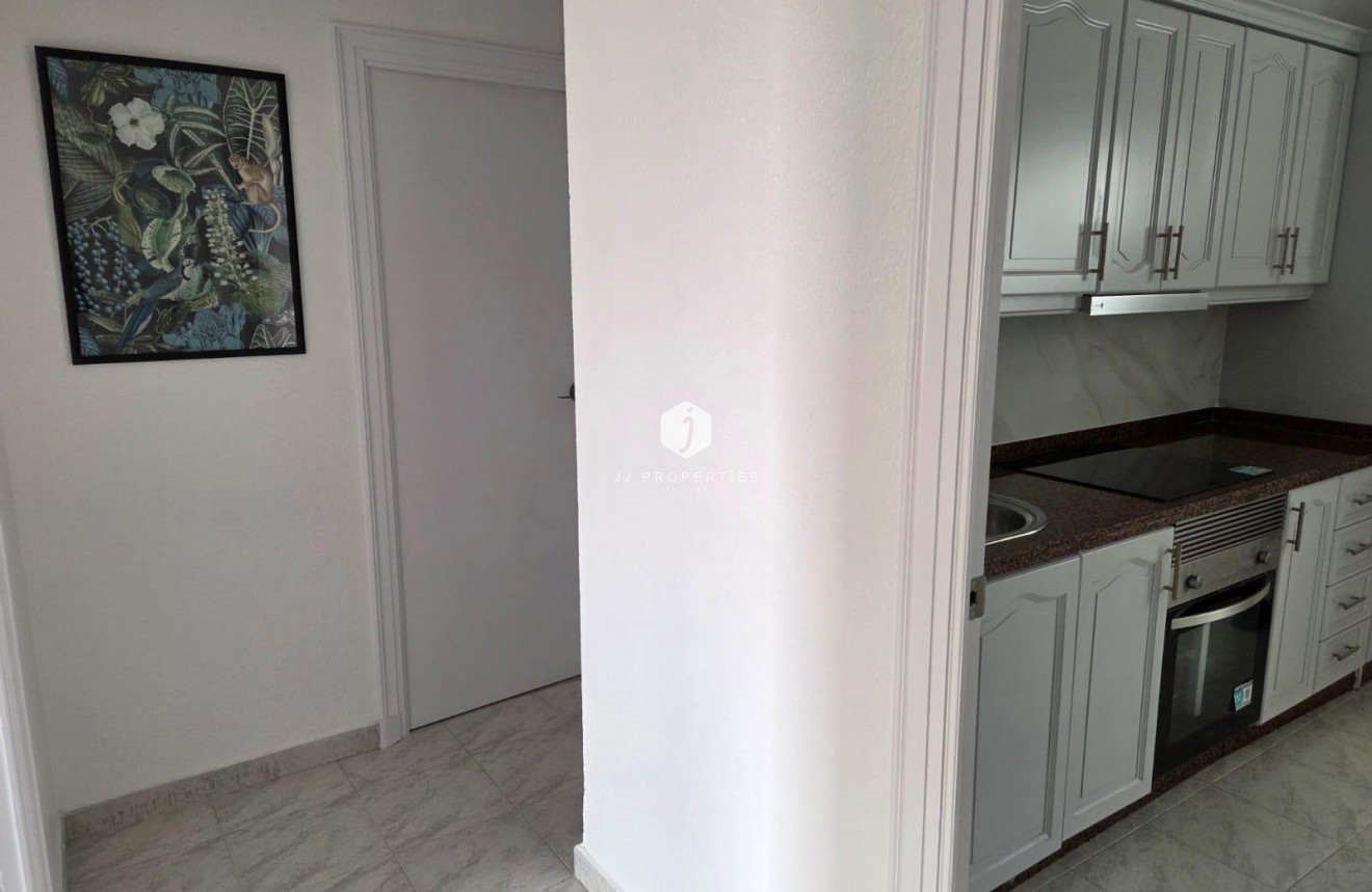Resale - Apartment / flat -
Torrevieja - Estacion de autobuses
