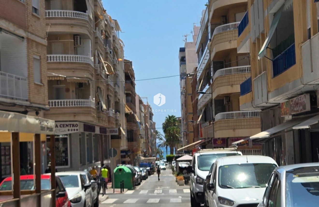 Resale - Apartment / flat -
Torrevieja - Estacion de autobuses