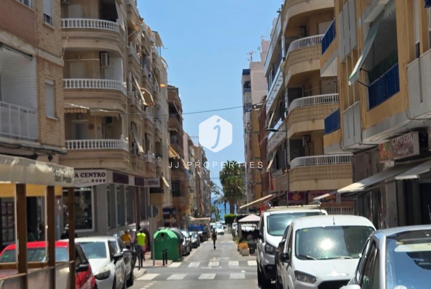 Resale - Apartment / flat -
Torrevieja - Estacion de autobuses