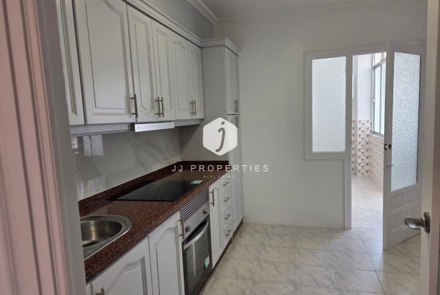 Resale - Apartment / flat -
Torrevieja - Estacion de autobuses