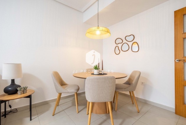 Resale - Apartment / flat -
Torrevieja - Las calas