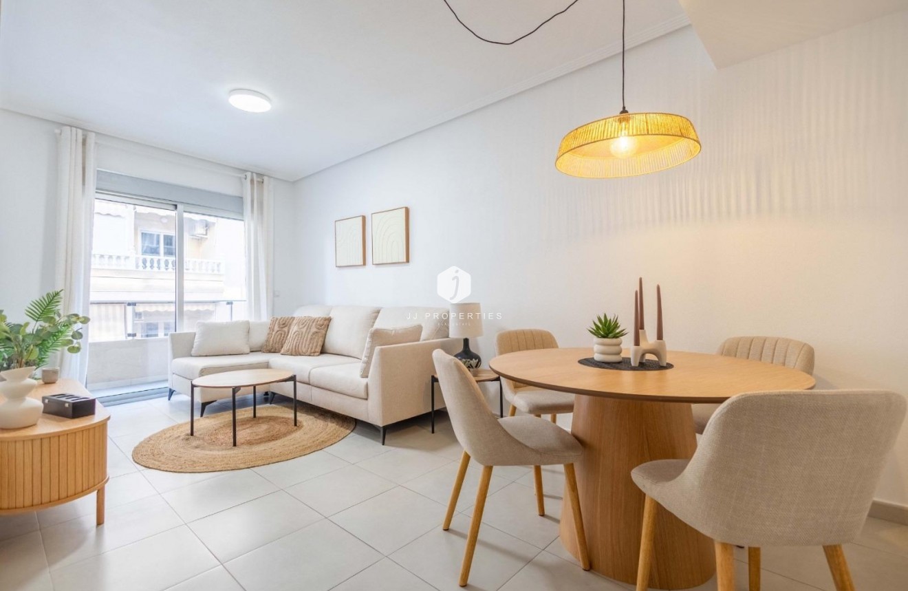 Resale - Apartment / flat -
Torrevieja - Las calas