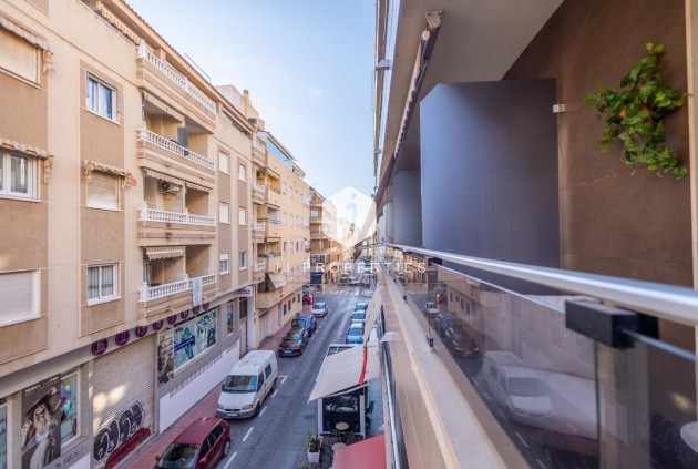 Resale - Apartment / flat -
Torrevieja - Las calas