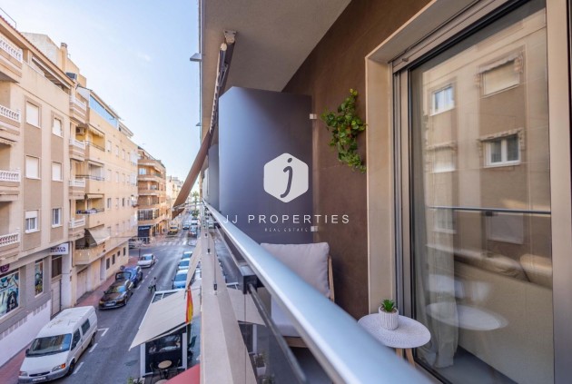 Resale - Apartment / flat -
Torrevieja - Las calas