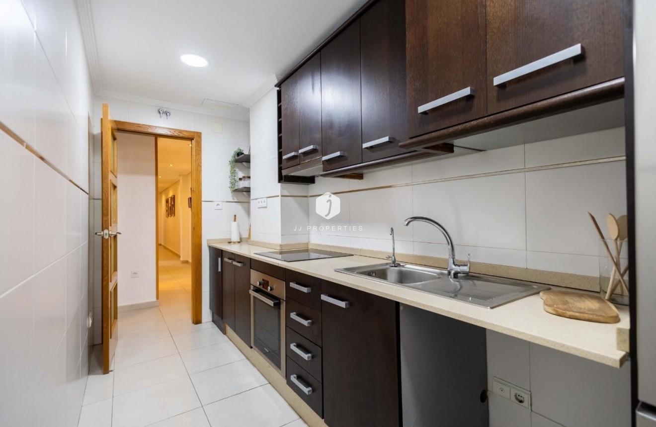 Resale - Apartment / flat -
Torrevieja - Las calas