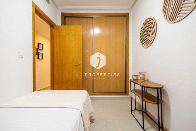 Resale - Apartment / flat -
Torrevieja - Las calas