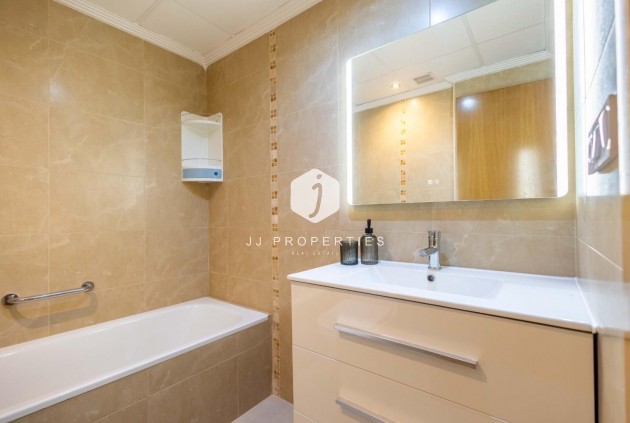 Resale - Apartment / flat -
Torrevieja - Las calas