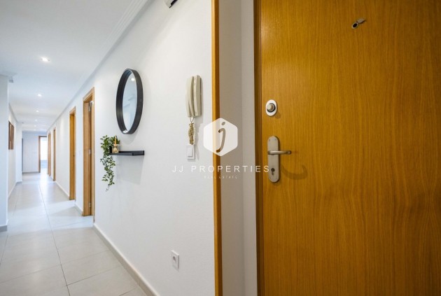 Resale - Apartment / flat -
Torrevieja - Las calas