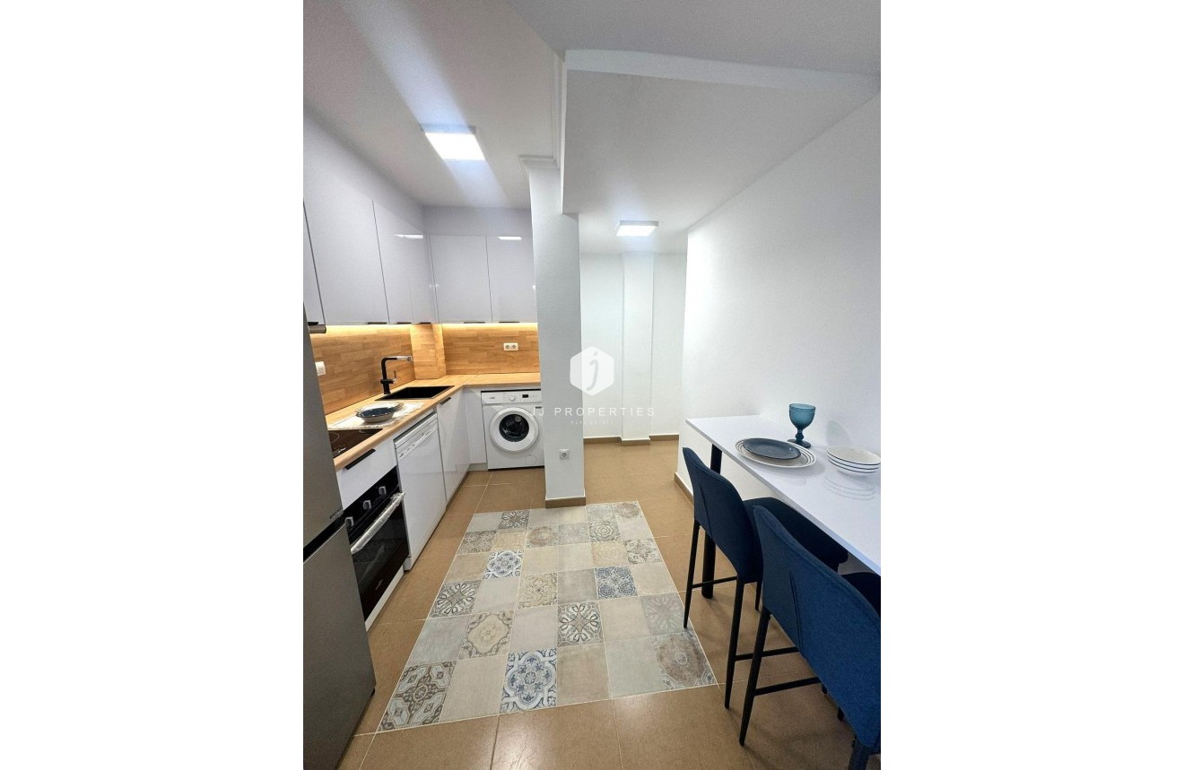 Resale - Apartment / flat -
Torrevieja - Centro - Muelle Pesquero