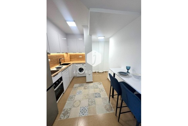 Resale - Apartment / flat -
Torrevieja - Centro - Muelle Pesquero