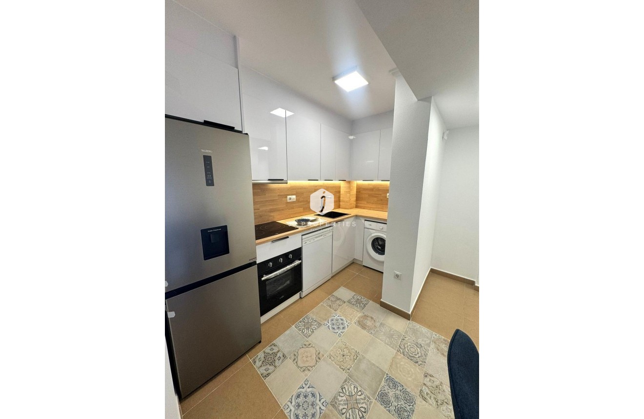 Resale - Apartment / flat -
Torrevieja - Centro - Muelle Pesquero