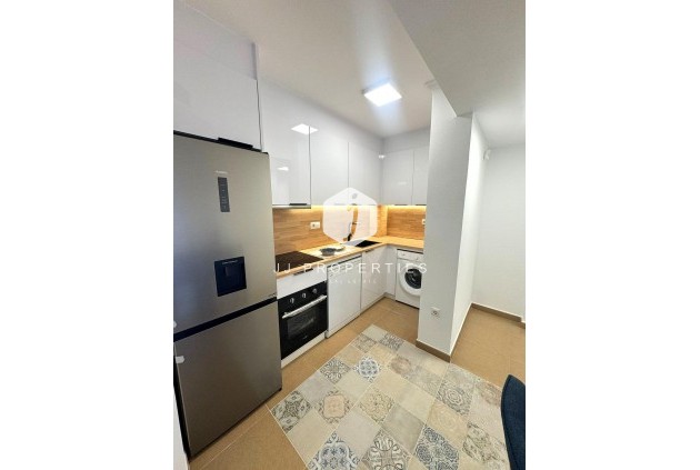 Resale - Apartment / flat -
Torrevieja - Centro - Muelle Pesquero