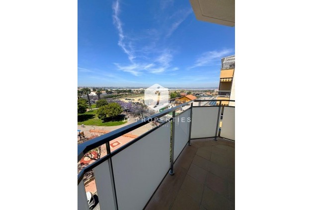 Resale - Apartment / flat -
Torrevieja - Centro - Muelle Pesquero
