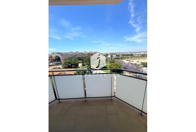 Resale - Apartment / flat -
Torrevieja - Centro - Muelle Pesquero