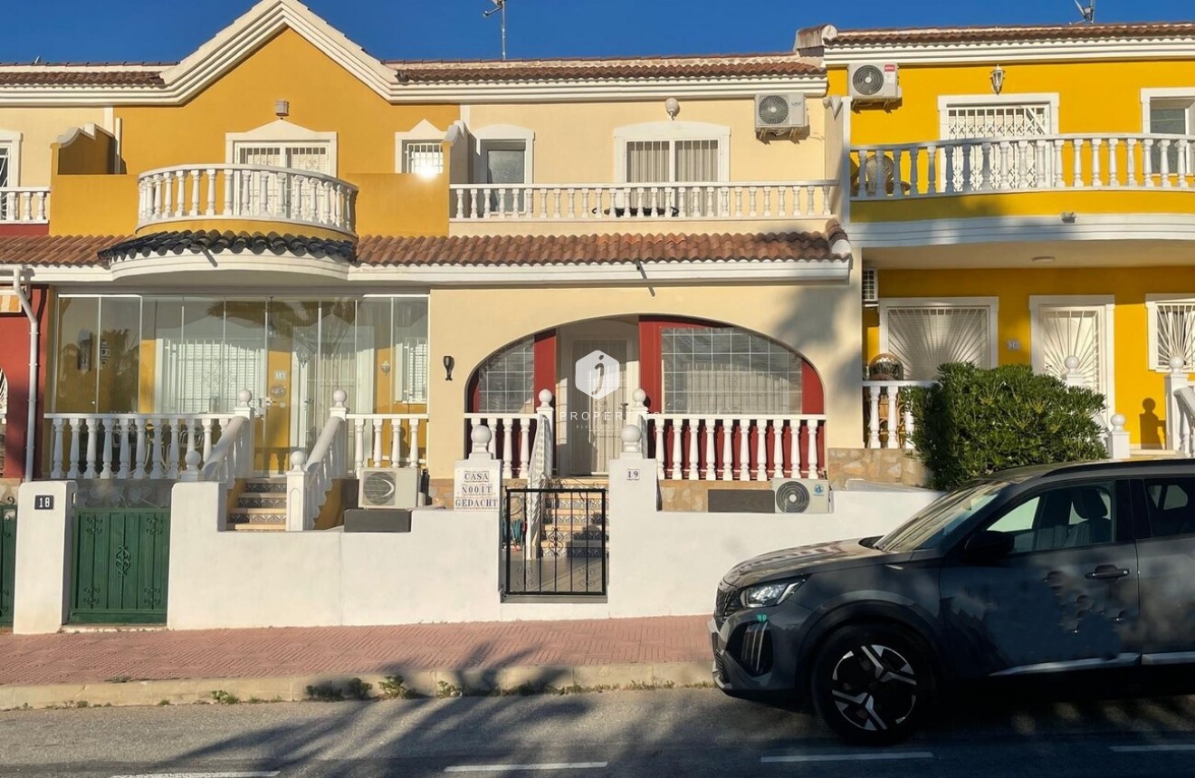Resale - Chalet -
Ciudad Quesada - Costa Blanca