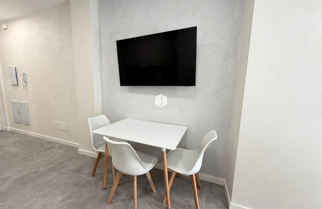 Resale - Apartment / flat -
Torrevieja - Playa del Cura