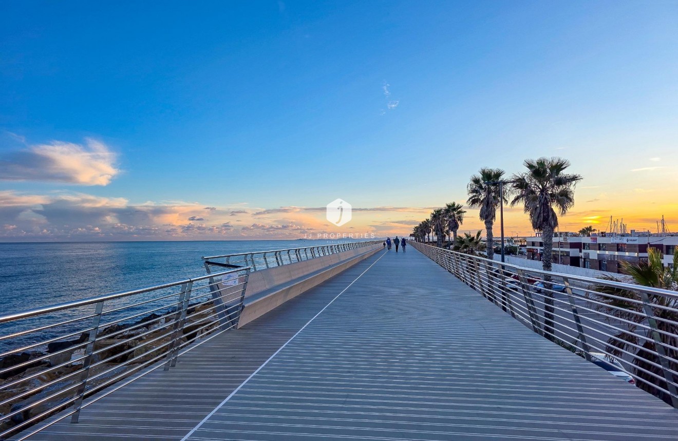 Resale - Penthouse -
Torrevieja - Centro
