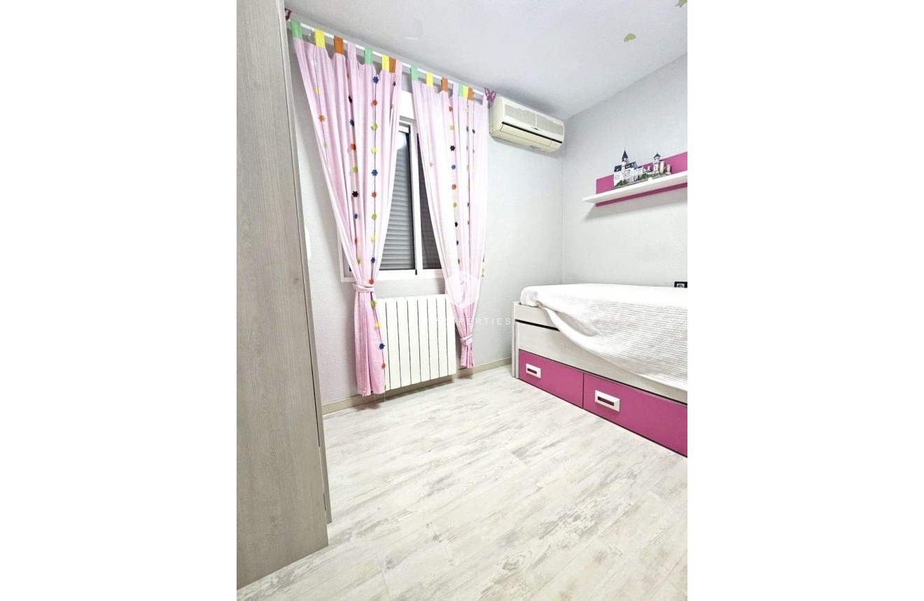 Resale - Chalet -
Orihuela Costa - Los Almendros-la Florida