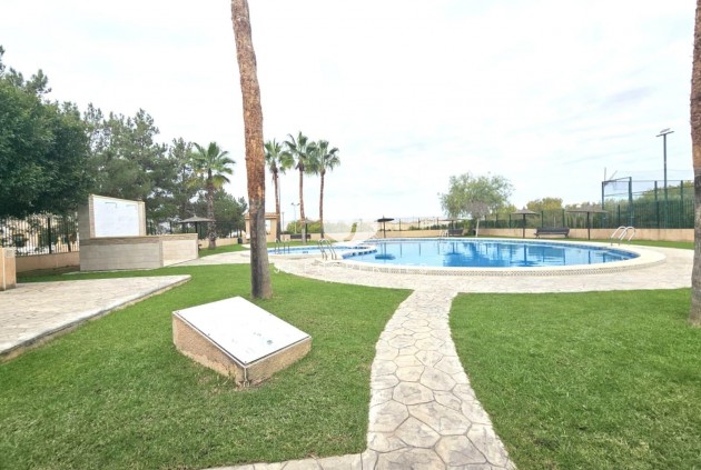 Resale - Chalet -
Orihuela Costa - Los Almendros-la Florida