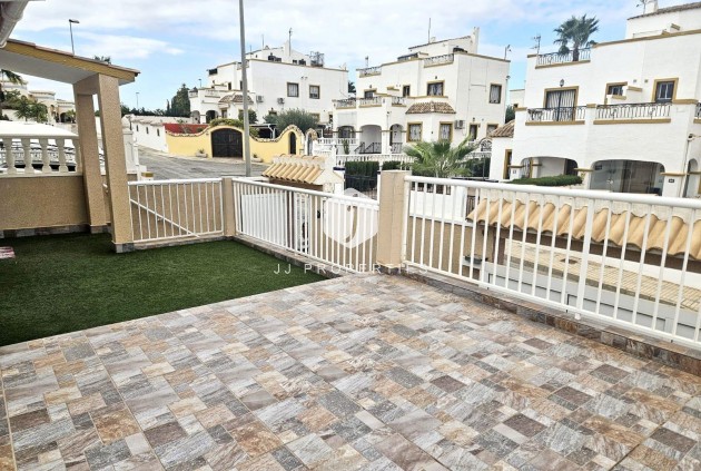 Resale - Chalet -
Orihuela Costa - Los Almendros-la Florida