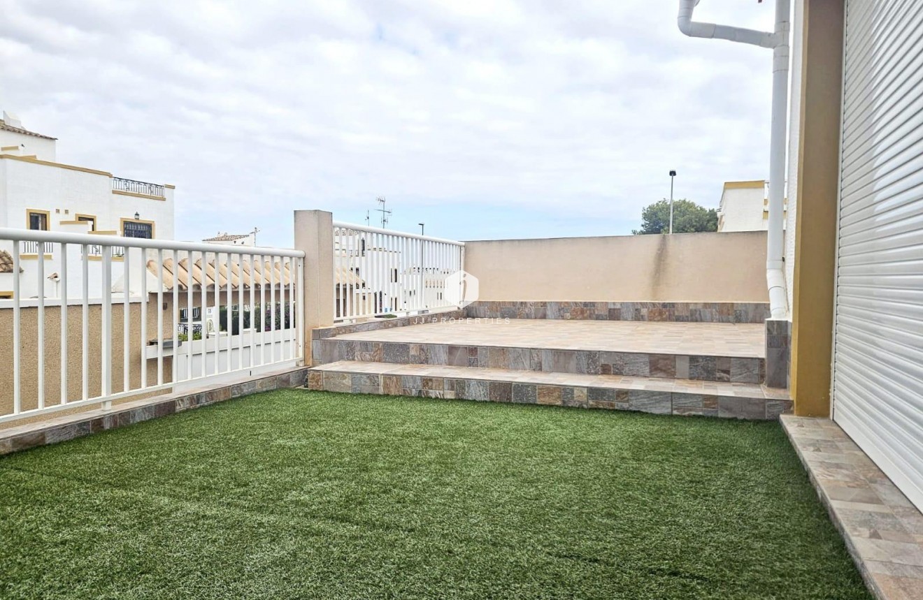 Resale - Chalet -
Orihuela Costa - Los Almendros-la Florida